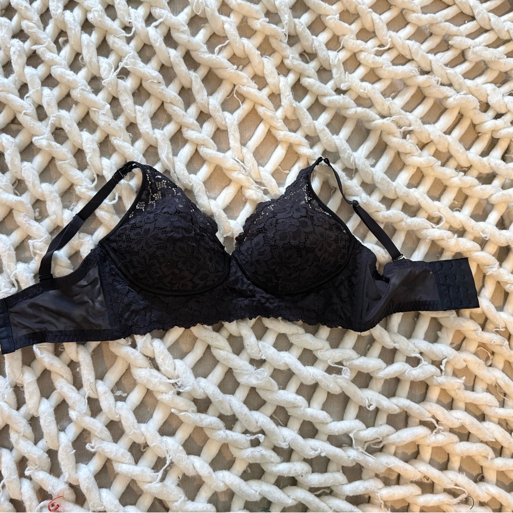 Black lace bra wireless